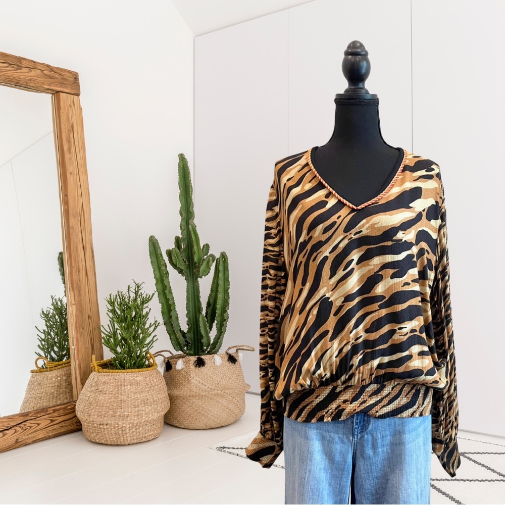 Bl-nk London Long Sleeve Animal Print Smocked Hemline Top